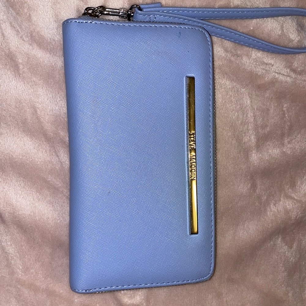 Baby blue, Steve Madden